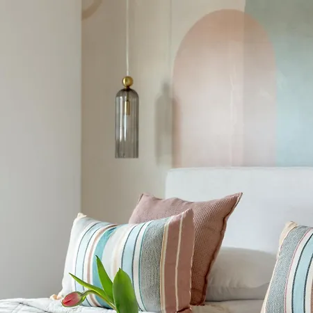 شقة Kolumba Charming With Balcony & Parking In By Renters *