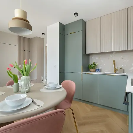 Kolumba Charming With Balcony & Parking In By Renters * Kolobrzeg