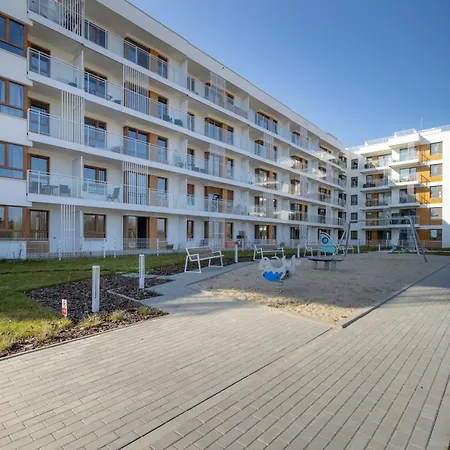 Kolumba Charming With Balcony & Parking In By Renters * كولوبرزيغ