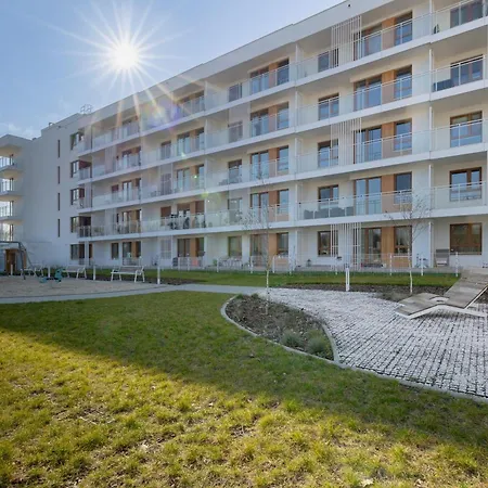 Kolumba Charming With Balcony & Parking In By Renters * كولوبرزيغ
